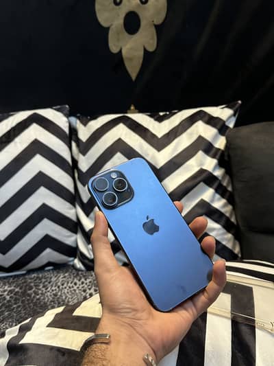 iphone 15 pro max jv 10/10 condition waterpack with box