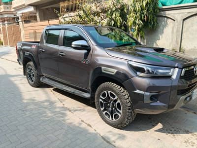 Bulletproof cars available with or without driver/V8 /Prado/ Vigo/Revo