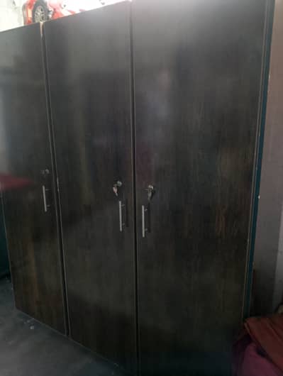 Wooden Wardrobe (3 Doors).