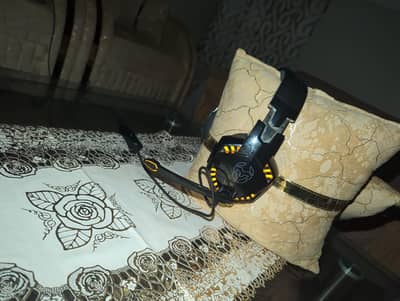 Krom Kyus 7.1 Gaming Headset.