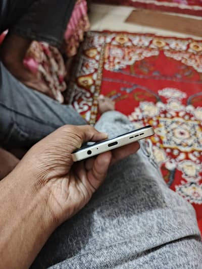 10/10 Condition 6/256 with box and charger and 7 month warranty