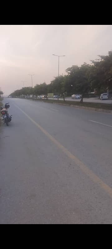 8 MARLA MAIN DOUBLE ROAD PLOT 16