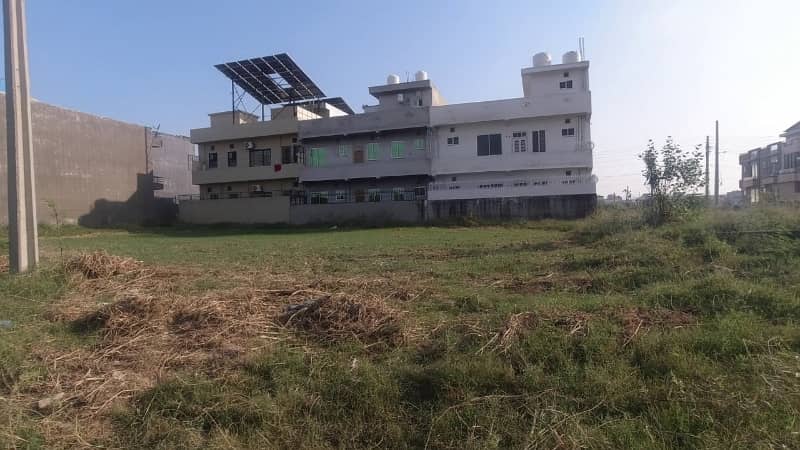 8 MARLA MAIN DOUBLE ROAD PLOT 2