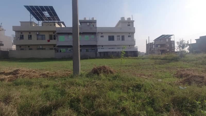 8 MARLA MAIN DOUBLE ROAD PLOT 3