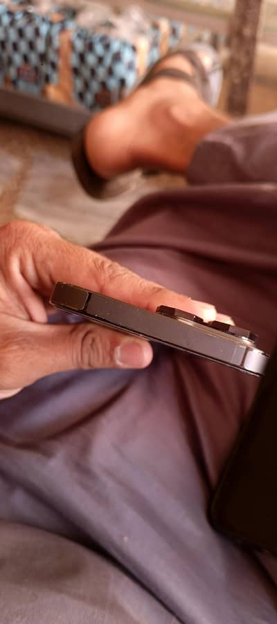 14 promax 256gb 96 health watterpack 4month sim allow