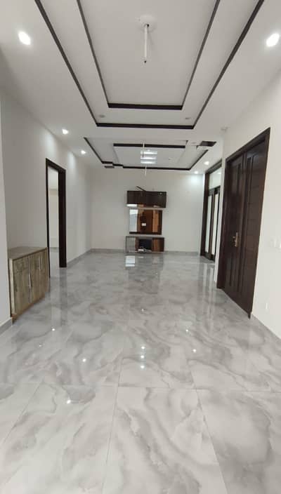 10 Marla Beautiful Upper Portion For Rent in Parkview City Lahore
