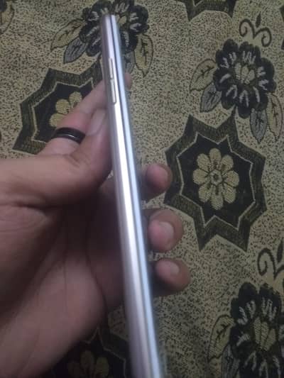 OPPO F3