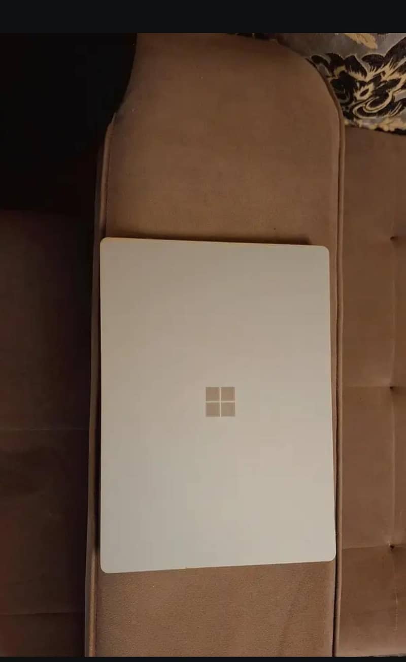 MICROSOFT SURFACE 7