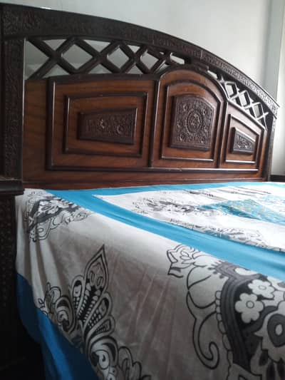 sale for master bed drasing table & two small side table