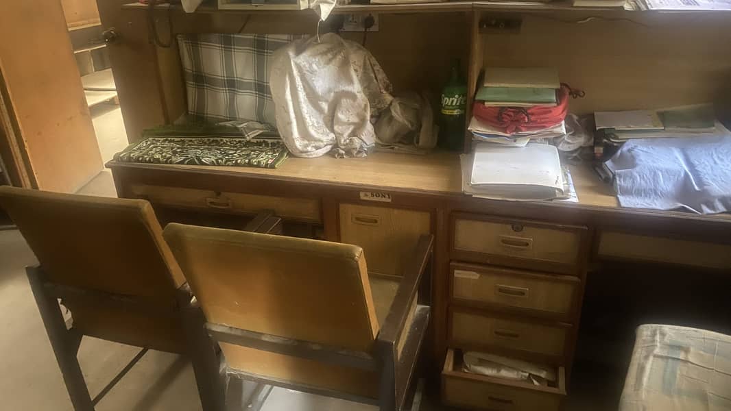 Computer table 1