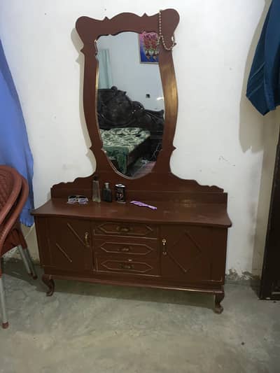 dressing table all okay condition