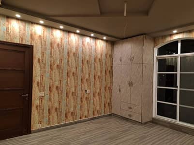 10 Marla Beautiful Lower Portion For Rent in Parkview City Lahore