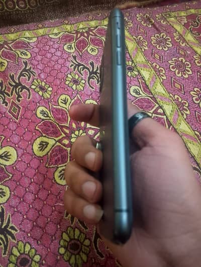 I phone 11 non pta condition 10/10