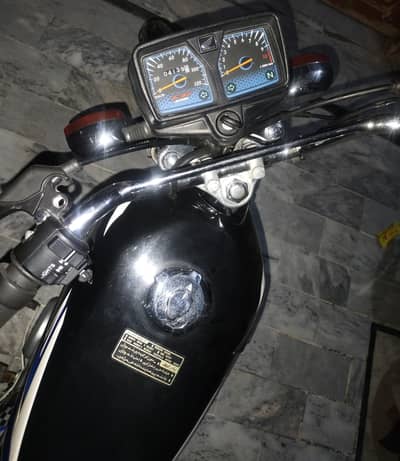 one hand use zero bike just 5 month use