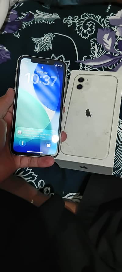 iPhone 11 pta approved  128gp urgent sale. no 0302 4024606