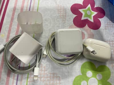 CHARGE AIRPODS PERSONALLY USE
