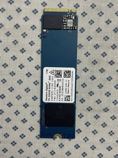 1TB NVMe ssd westren digital/ SanDisk