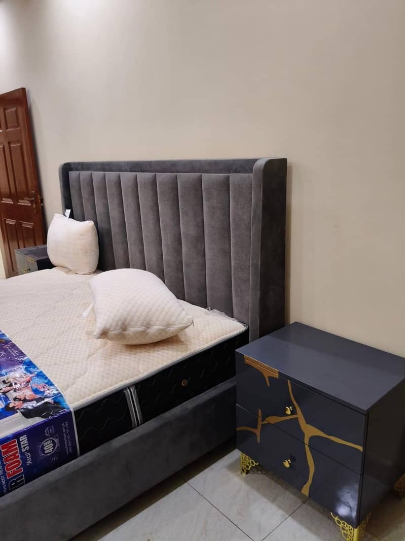 Bed side table dressing table 0