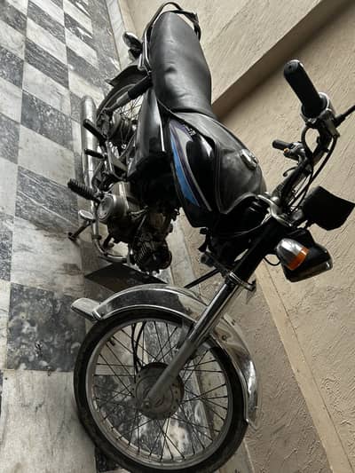 Honda CD70 for sale in good condition.