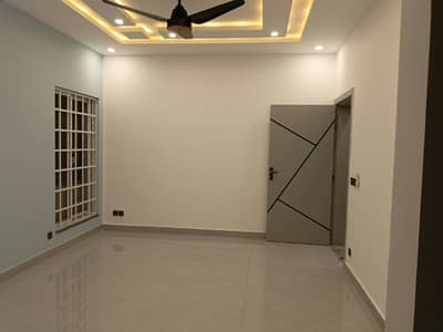 Luxurious Spacious Designer House, 2 BIG MASTER BEDROOM GROUND PORTION,. + Point Gas Available This House (Golden Opportunity) This Portion Reasonable Rent