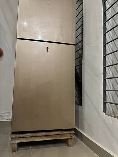 Fridge haier medium size