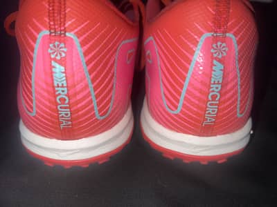 NIKE ZOOM VAPOR 16 ACADEMY