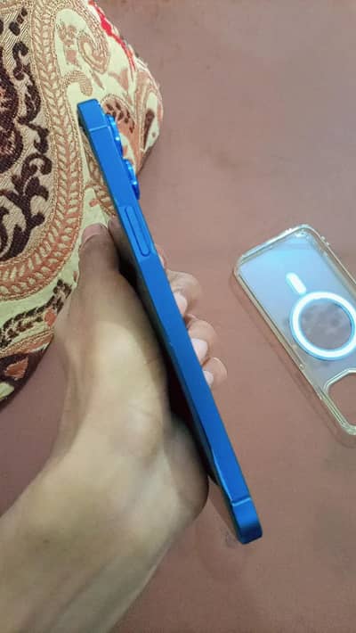 12 pro max 128 gb contact : 03142371187