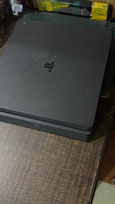 Ps4 slim model 500Gb
