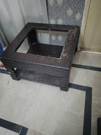 Center Table For Sale Without Mirror  condition  10/8  location i-10/1