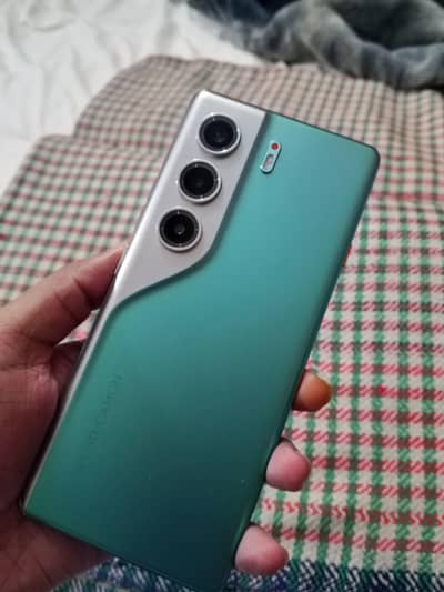 Tecno camon 40 pro