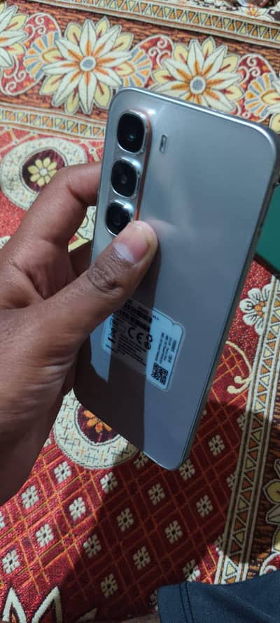 Infinix hot 60 pro 6/128gb
