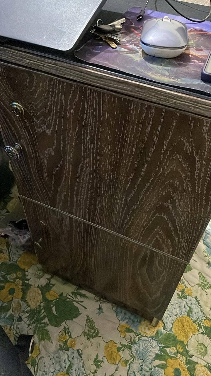 L shaped  table 1
