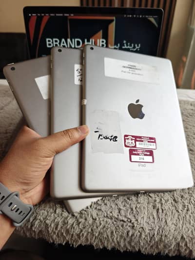 Apple iPads 6th/5th Gen 128/32GB & Air2 64GB (Description Must Read)