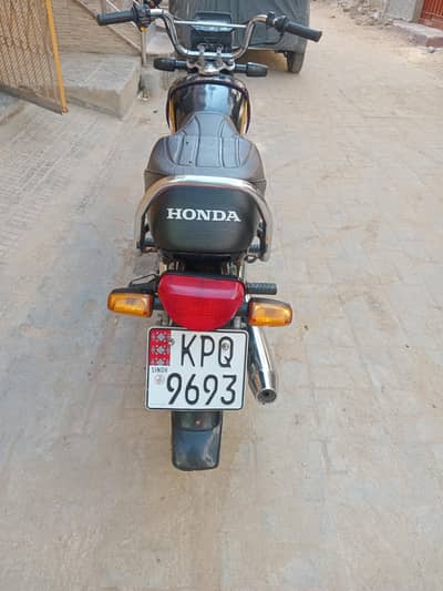 HONDA CD 70 IN BLACK COLOUR