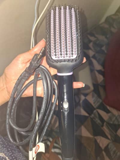 Philips brush hair straightener