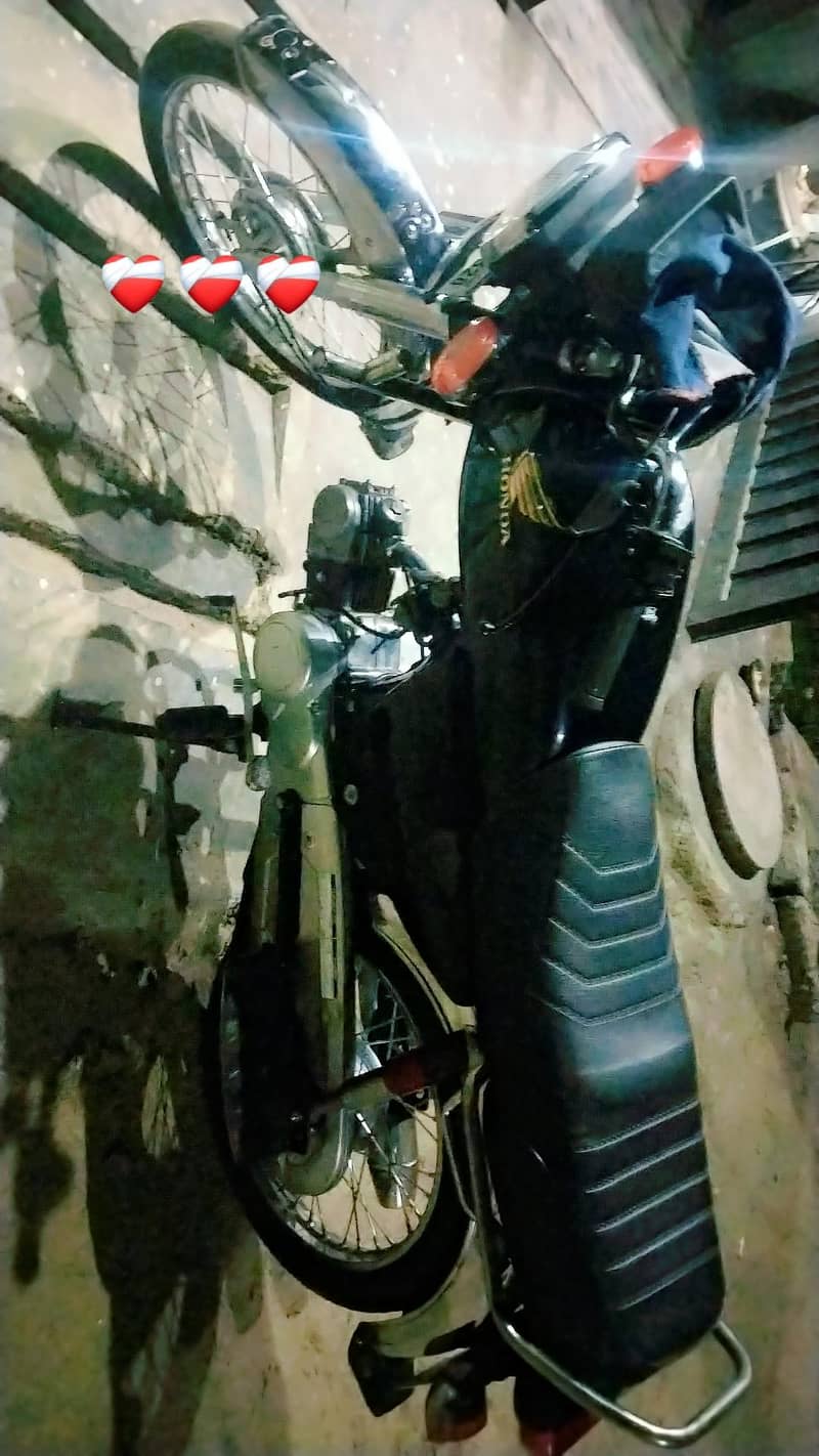 good condition buke 0.3. 2.3.  6.8. 6.9. 0.5. 5 Whatsapp num b ye 1