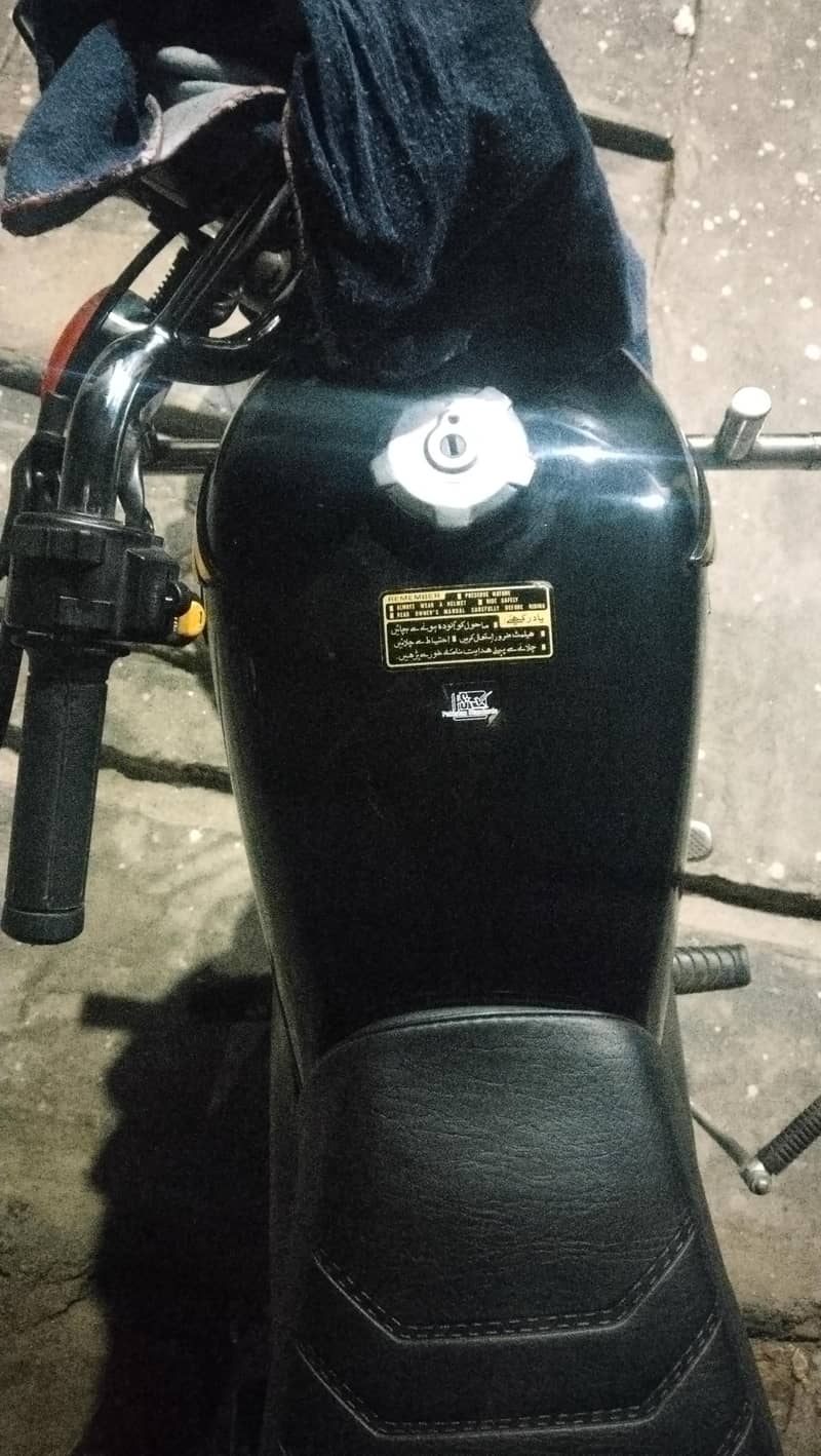 good condition buke 0.3. 2.3.  6.8. 6.9. 0.5. 5 Whatsapp num b ye 3