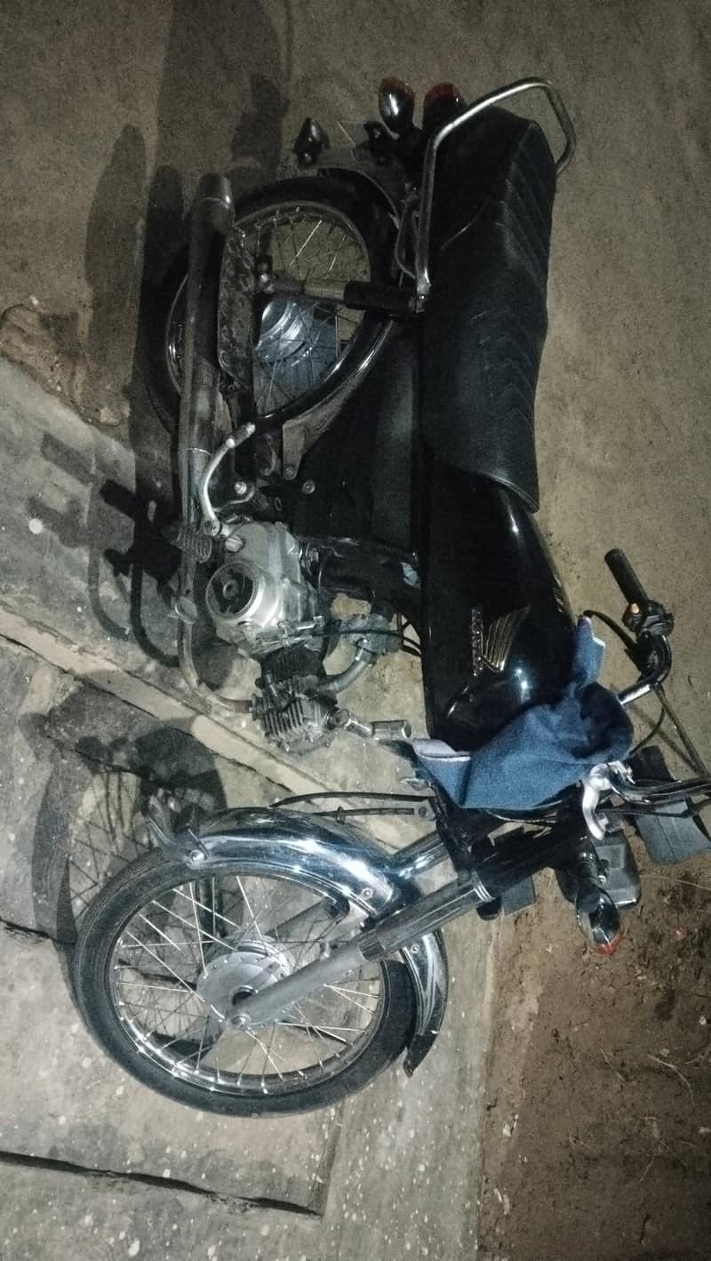 good condition buke 0.3. 2.3.  6.8. 6.9. 0.5. 5 Whatsapp num b ye 5