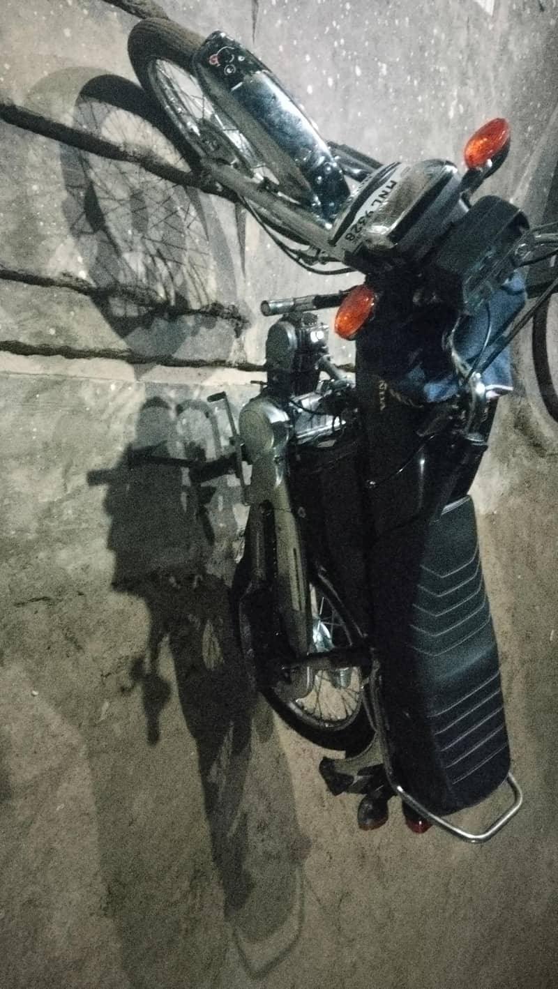 good condition buke 0.3. 2.3.  6.8. 6.9. 0.5. 5 Whatsapp num b ye 6