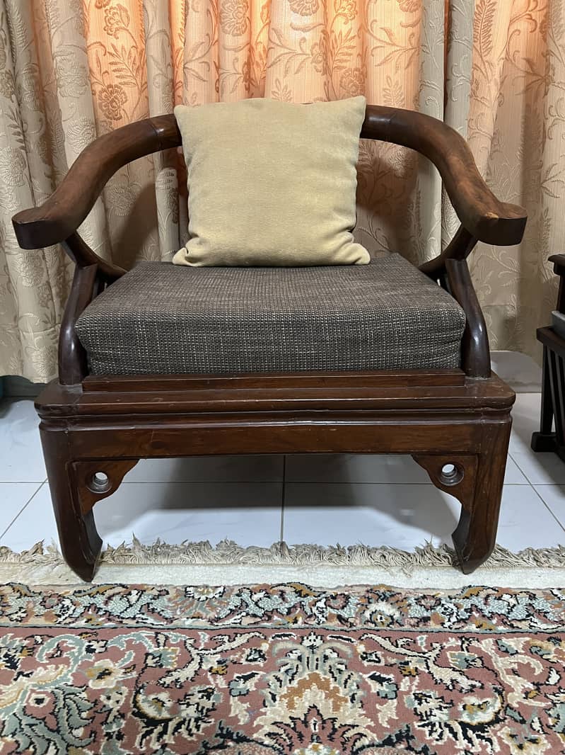 2 seater sofa 0