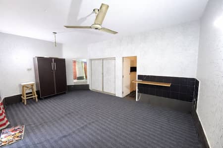 1 Furnished Room Attached Washroom For Rent Near Emporium Mall Judicial Society