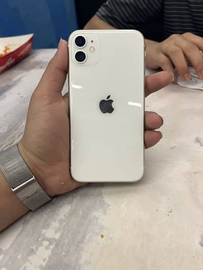 iPhone 11 like brand new zero scratch mdm battery health 84