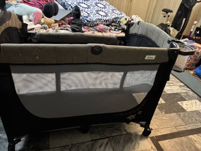 Baby playpen/cot