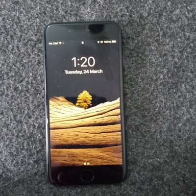 iphone 7 waterpack no crack or scratch