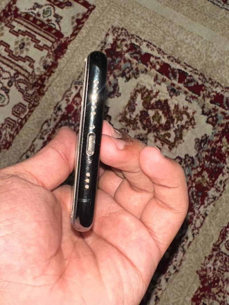 Iphone 11 pro 4