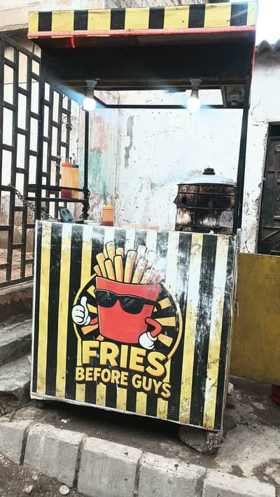 fries stall complete sama ke Sath  food card BANA Huwa hai poora