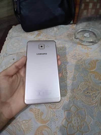 Samsung j7 max
