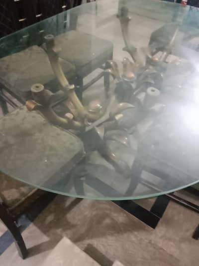 WODDEN DINING TABLE FOR SALE WITH 6 CHAIRS