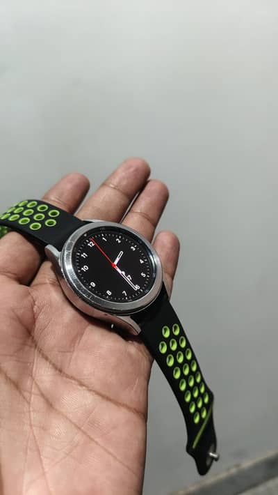 Galaxy Watch 4 Classic (2/16) GB Wifi/Bluetooth Version