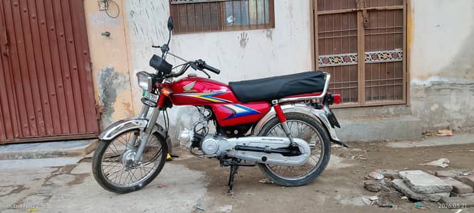 CD 70 bike available